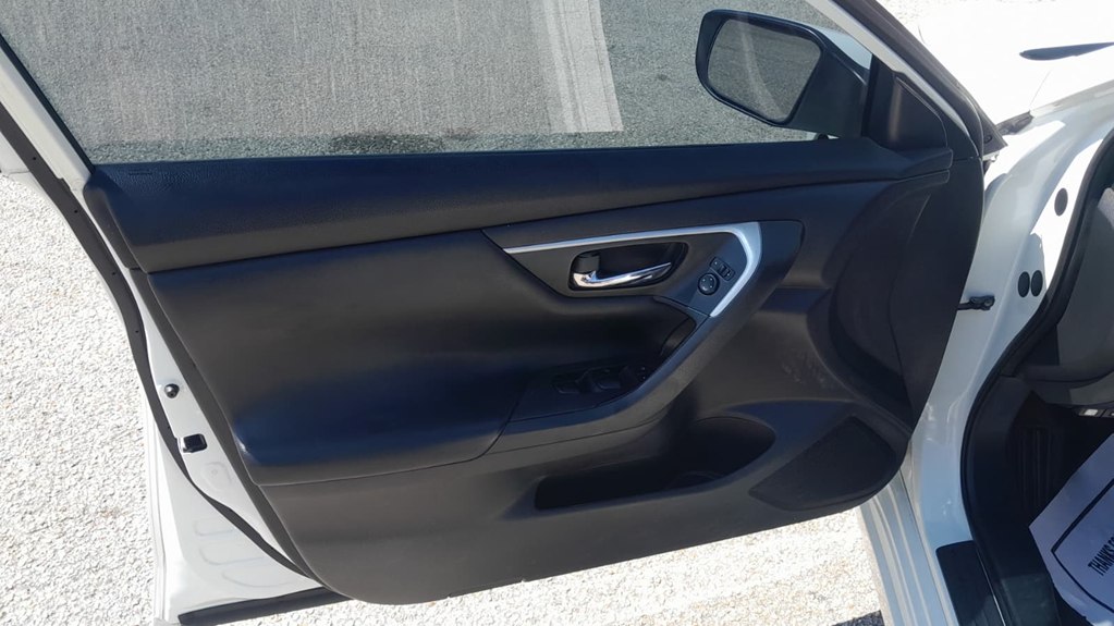 Photo 14 of this NISSAN ALTIMA