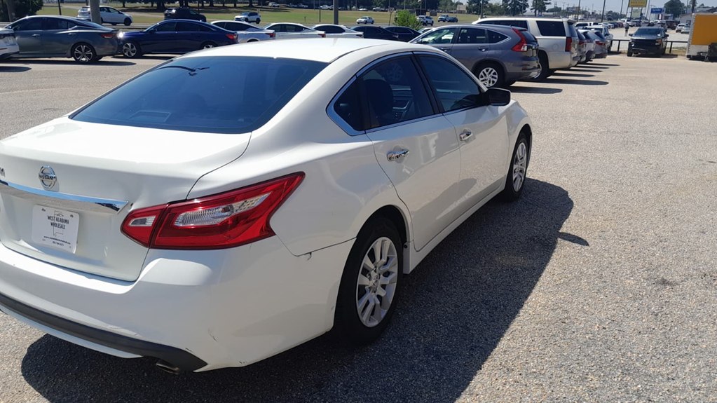 Photo 4 of this NISSAN ALTIMA