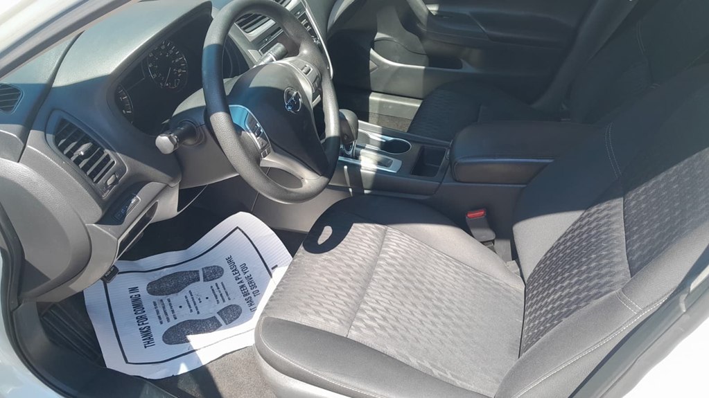 Photo 13 of this NISSAN ALTIMA