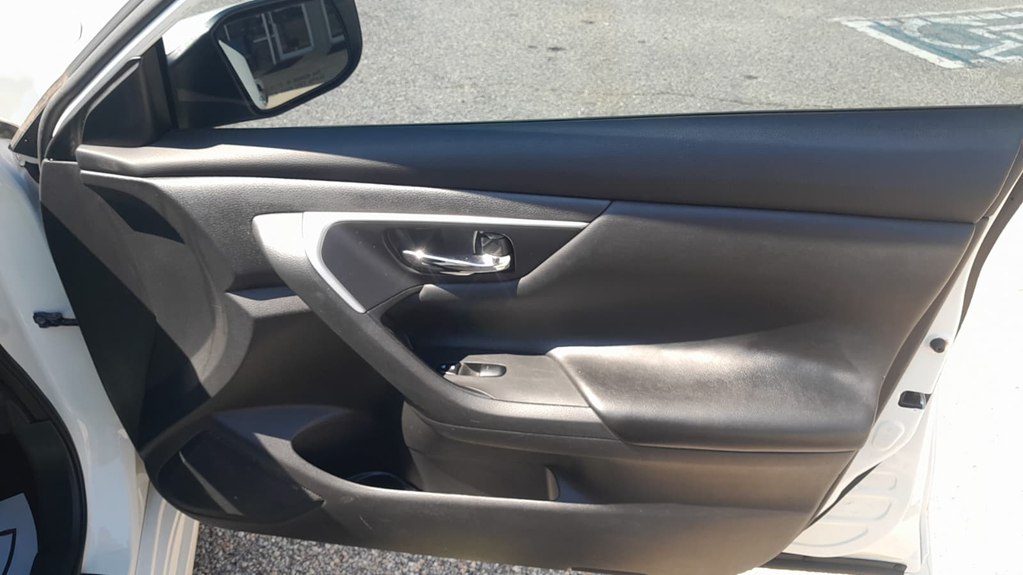 Photo 10 of this NISSAN ALTIMA