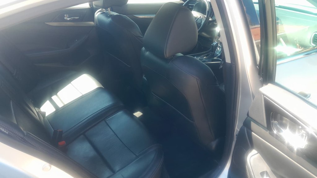 Photo 11 of this NISSAN MAXIMA