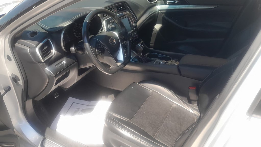 Photo 13 of this NISSAN MAXIMA