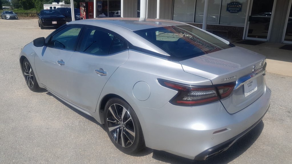 Photo 3 of this NISSAN MAXIMA