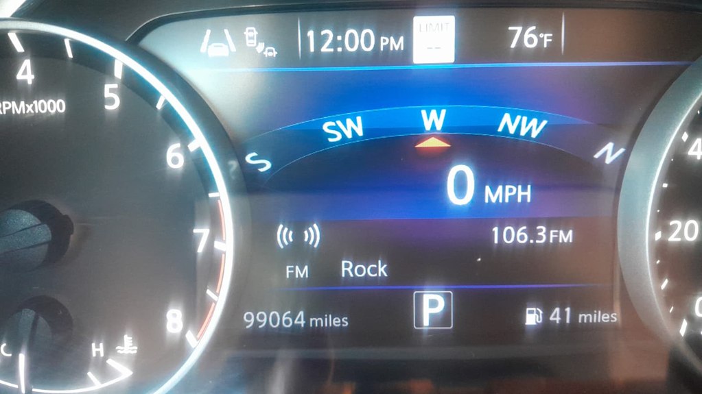 Photo 16 of this NISSAN MAXIMA