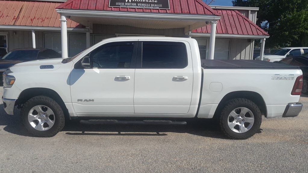 Photo 2 of this RAM 1500