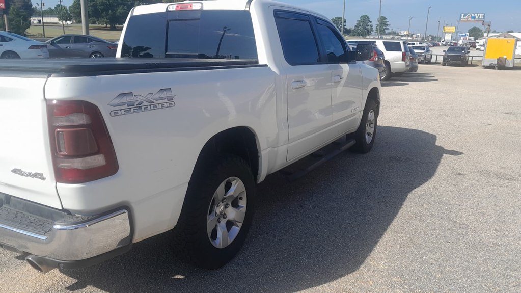 Photo 4 of this RAM 1500