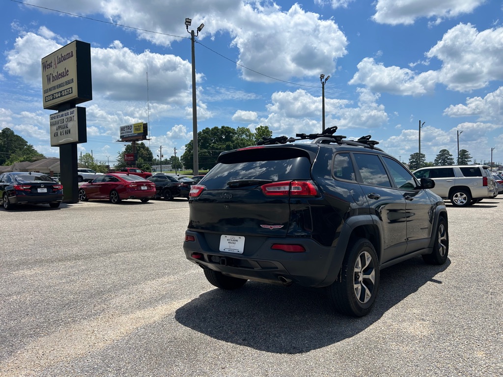 Photo 4 of this JEEP CHEROKEE