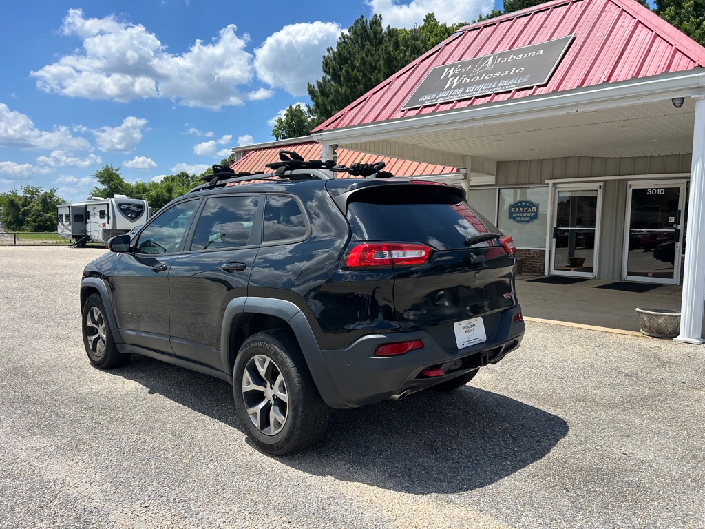 Photo 5 of this JEEP CHEROKEE