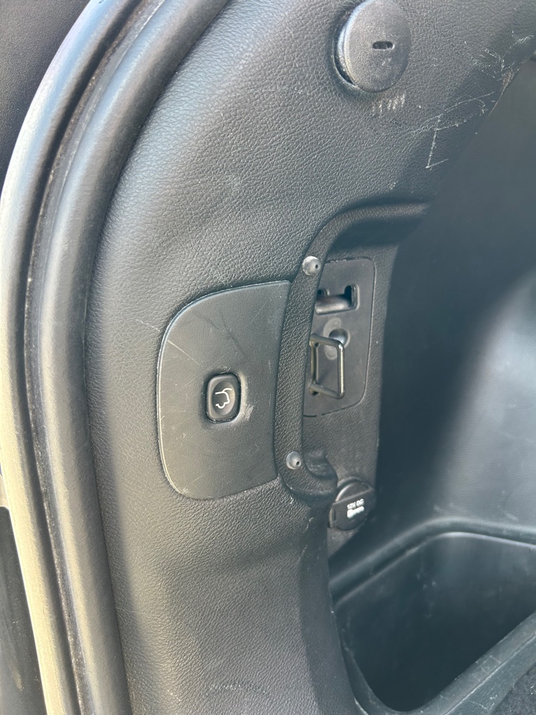 Photo 7 of this JEEP CHEROKEE