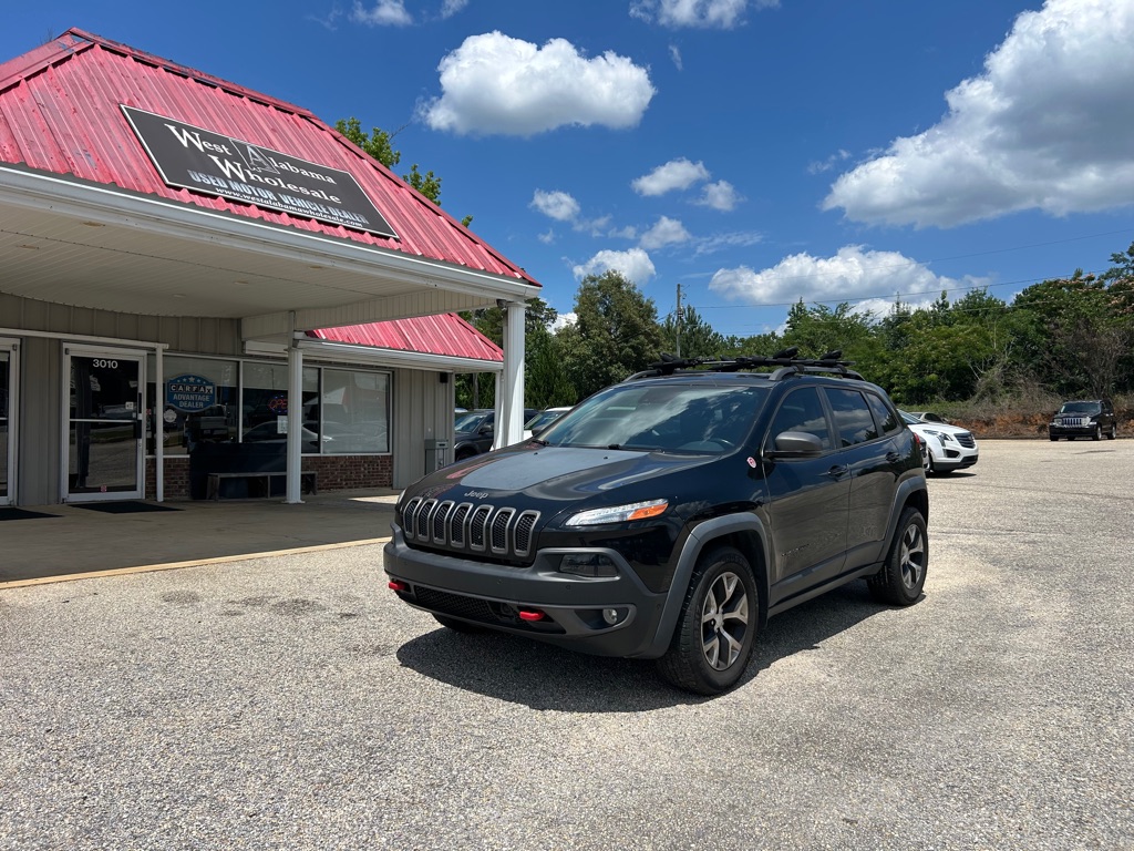 Photo 2 of this JEEP CHEROKEE