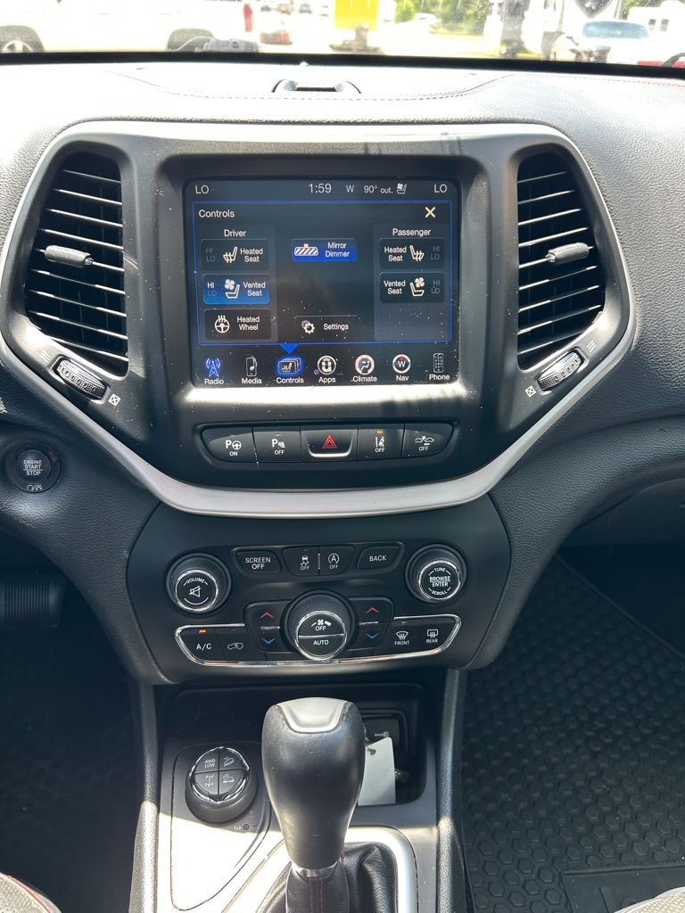 Photo 12 of this JEEP CHEROKEE