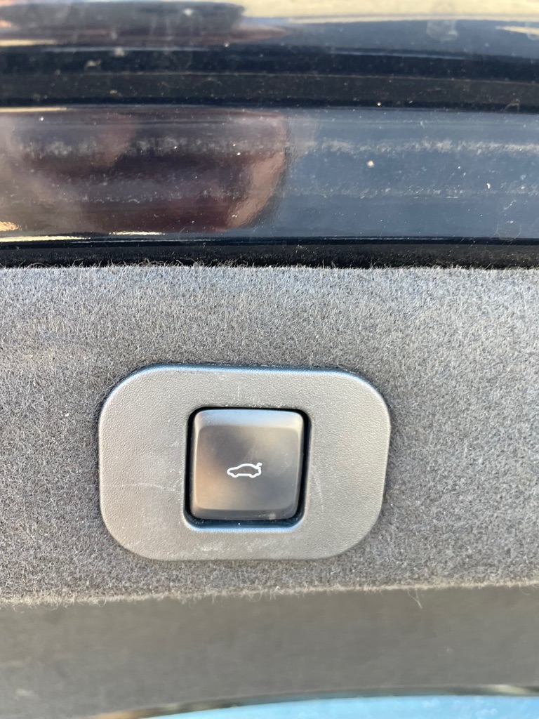 Photo 8 of this LINC CONTINENTAL