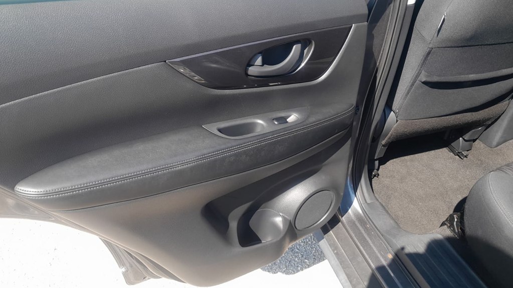 Photo 16 of this NISSAN ROGUE