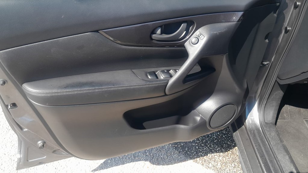 Photo 14 of this NISSAN ROGUE