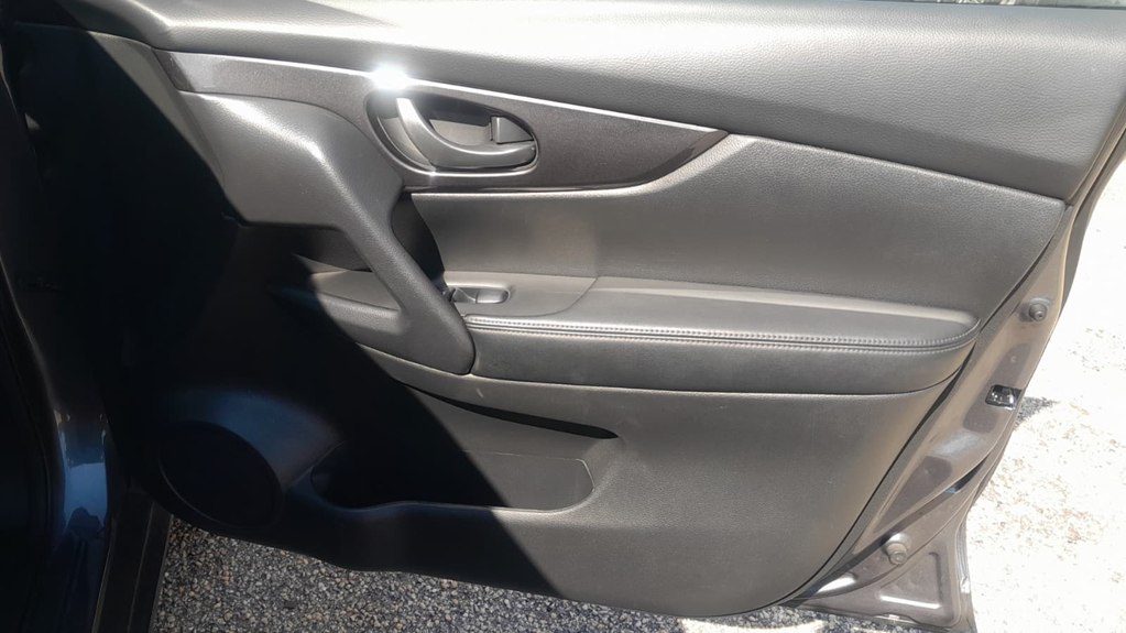Photo 10 of this NISSAN ROGUE