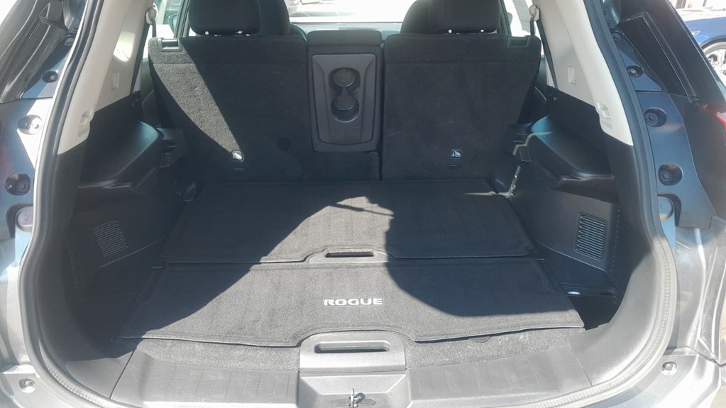 Photo 8 of this NISSAN ROGUE