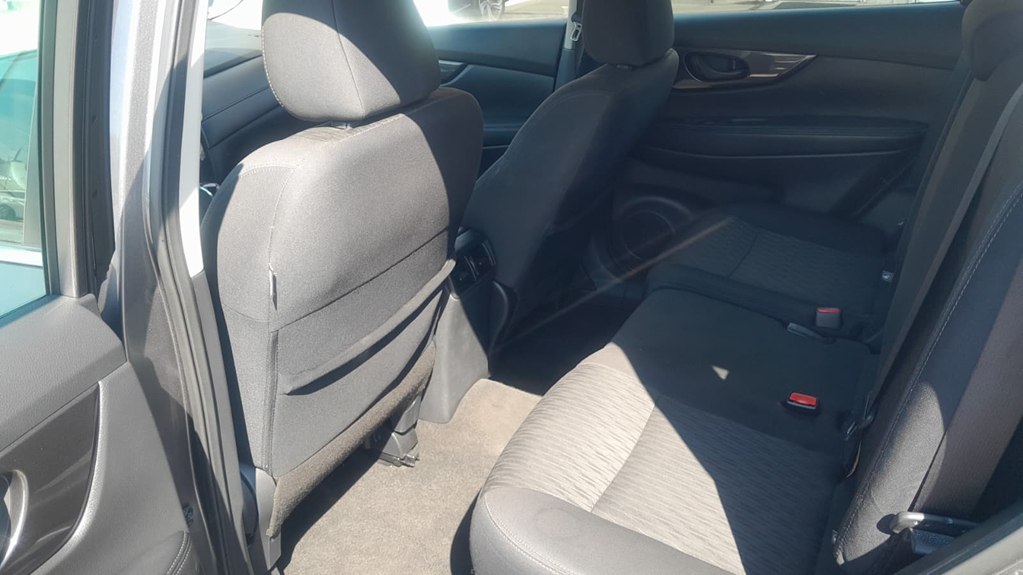 Photo 15 of this NISSAN ROGUE