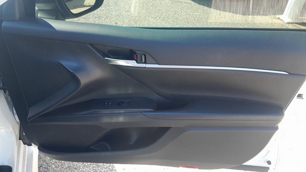 Photo 10 of this TOYOTA CAMRY