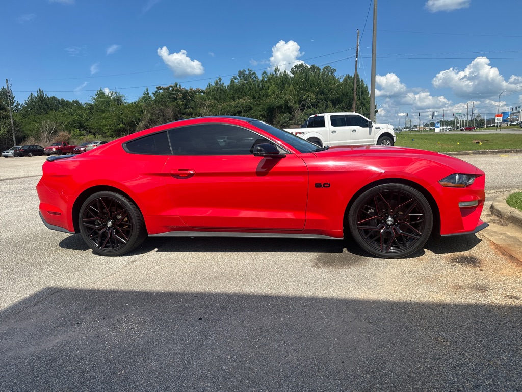 Photo 2 of this FORD MUSTANG