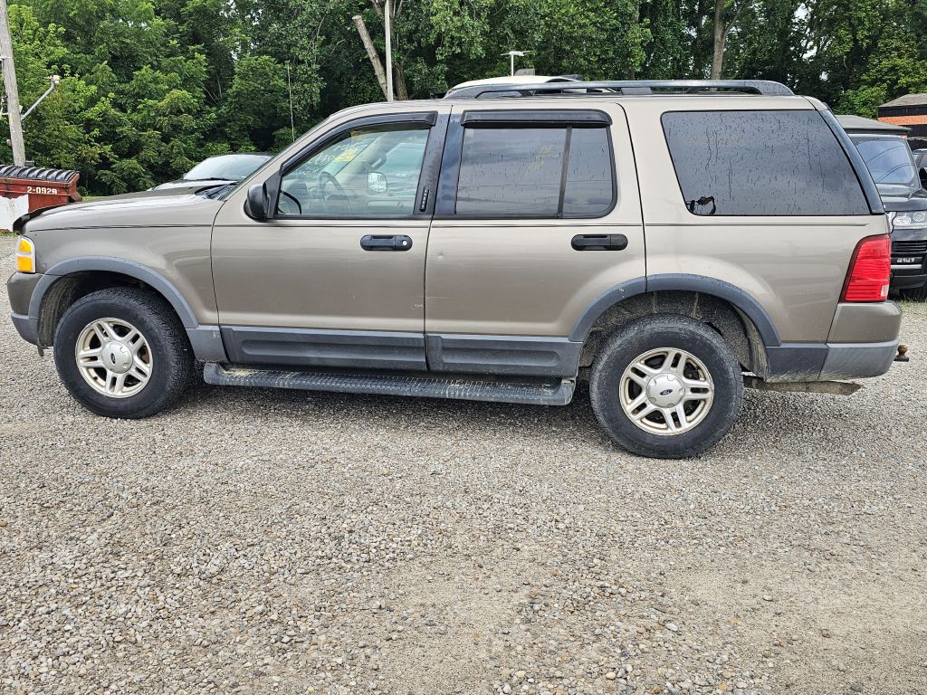 Photo 2 of this FORD EXPLORER