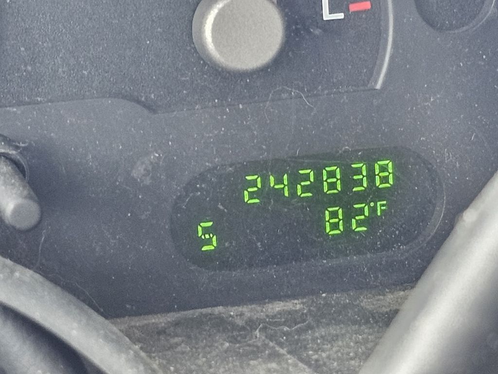 Photo 19 of this FORD EXPLORER