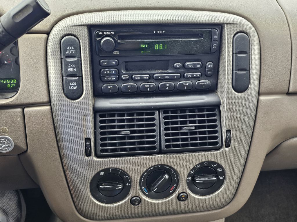Photo 20 of this FORD EXPLORER