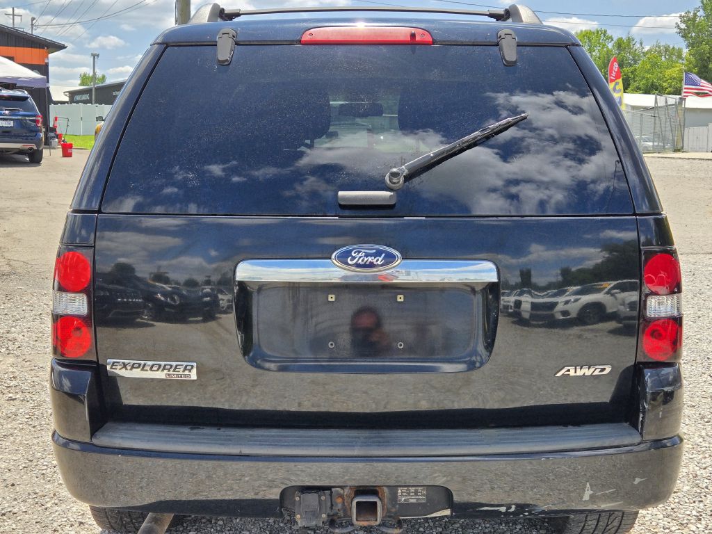 Photo 6 of this FORD EXPLORER
