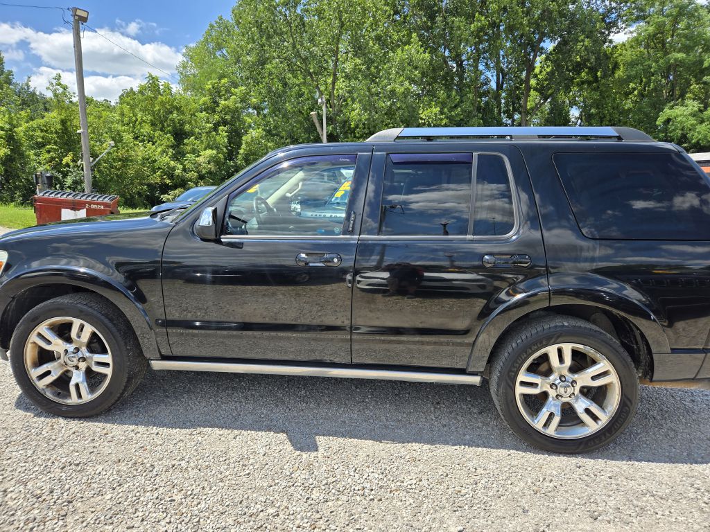 Photo 8 of this FORD EXPLORER