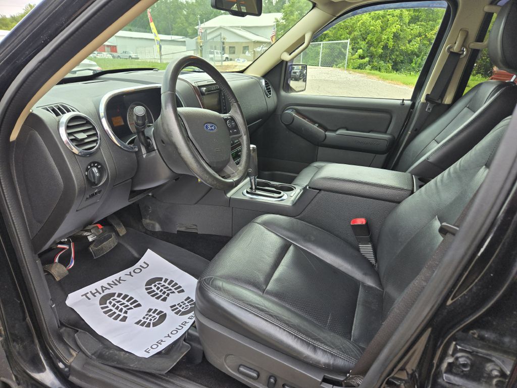 Photo 11 of this FORD EXPLORER