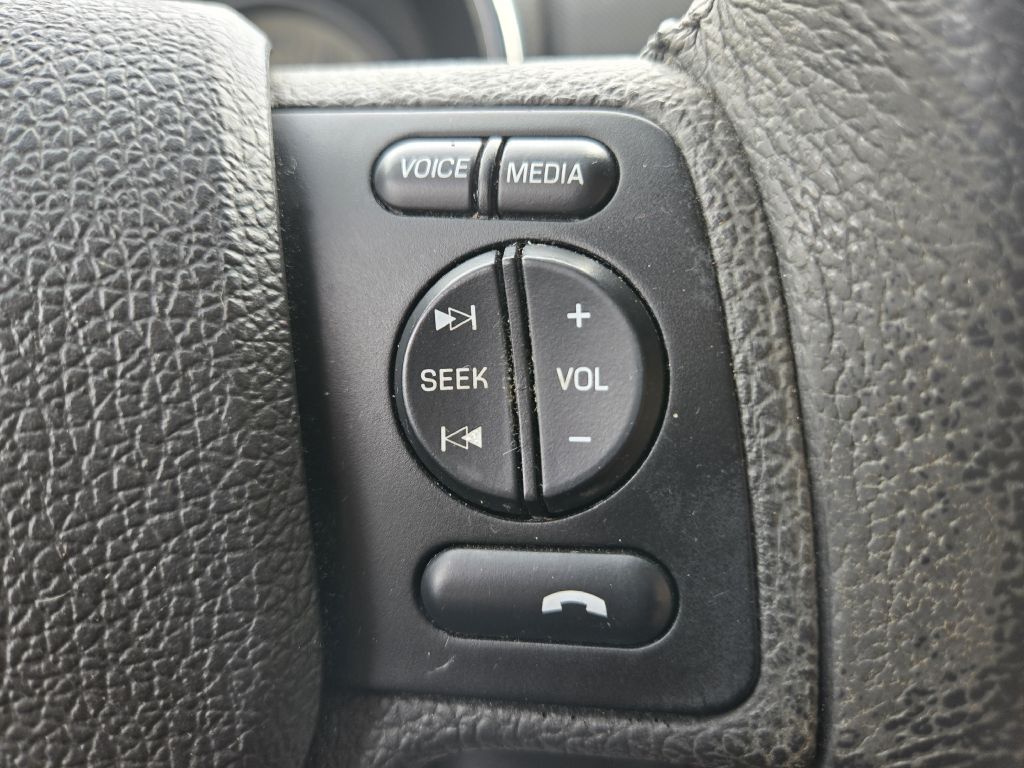 Photo 18 of this FORD EXPLORER