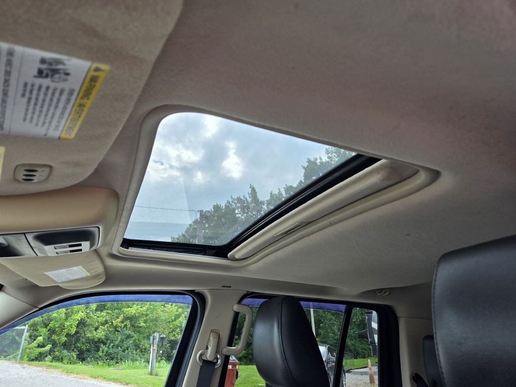 Photo 25 of this FORD EXPLORER