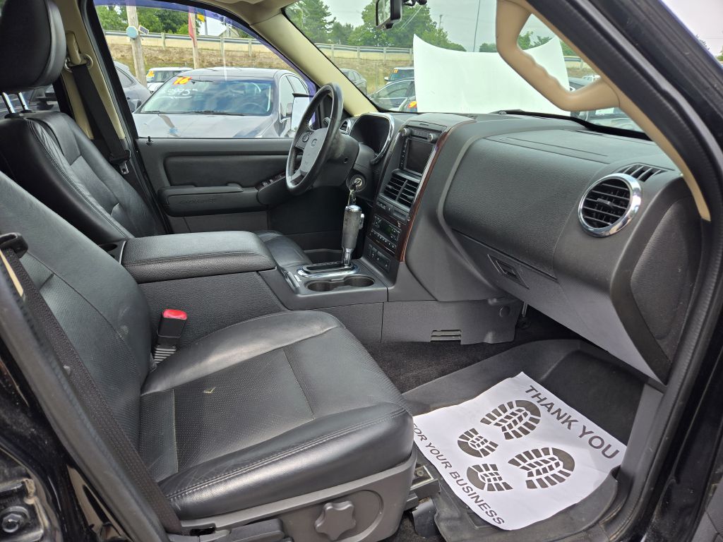 Photo 30 of this FORD EXPLORER