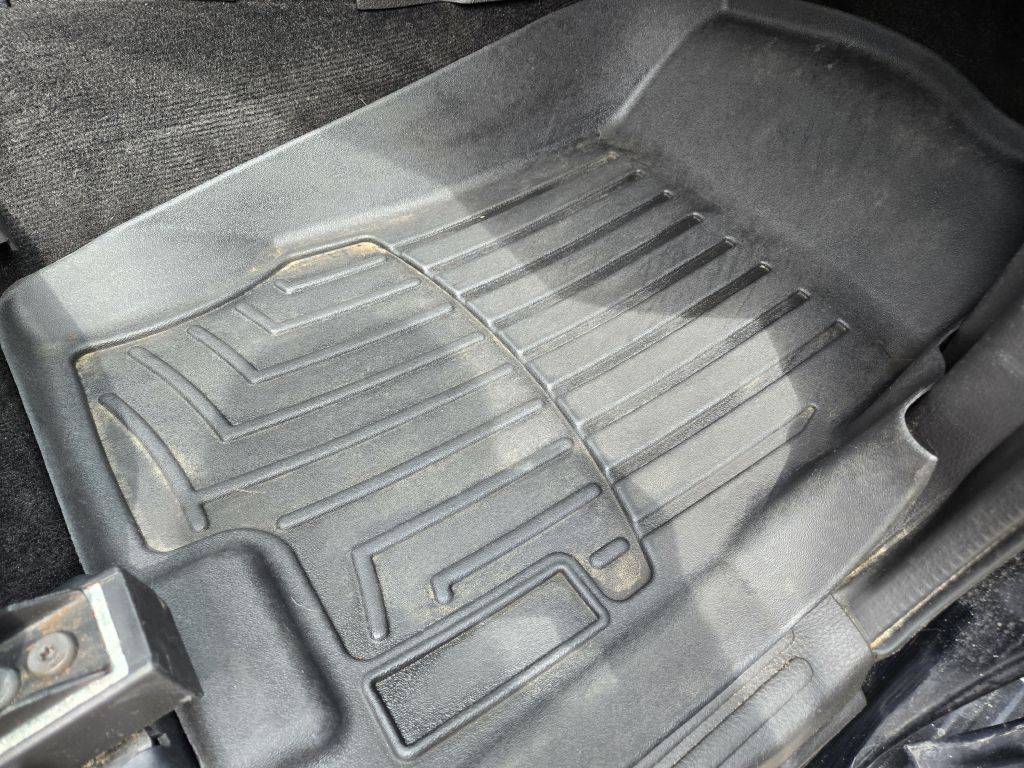 Photo 31 of this FORD EXPLORER