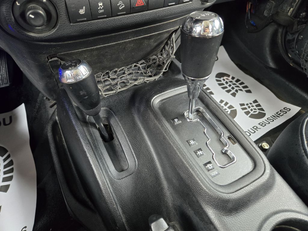 Photo 44 of this JEEP WRANGLER