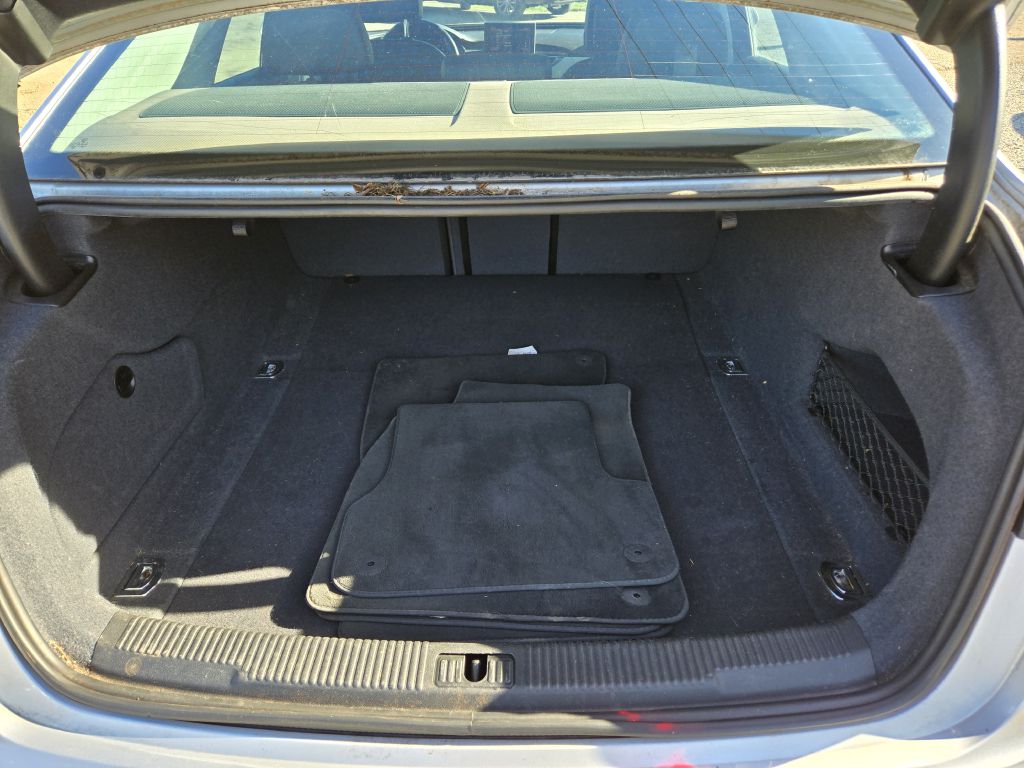 Photo 29 of this AUDI A6