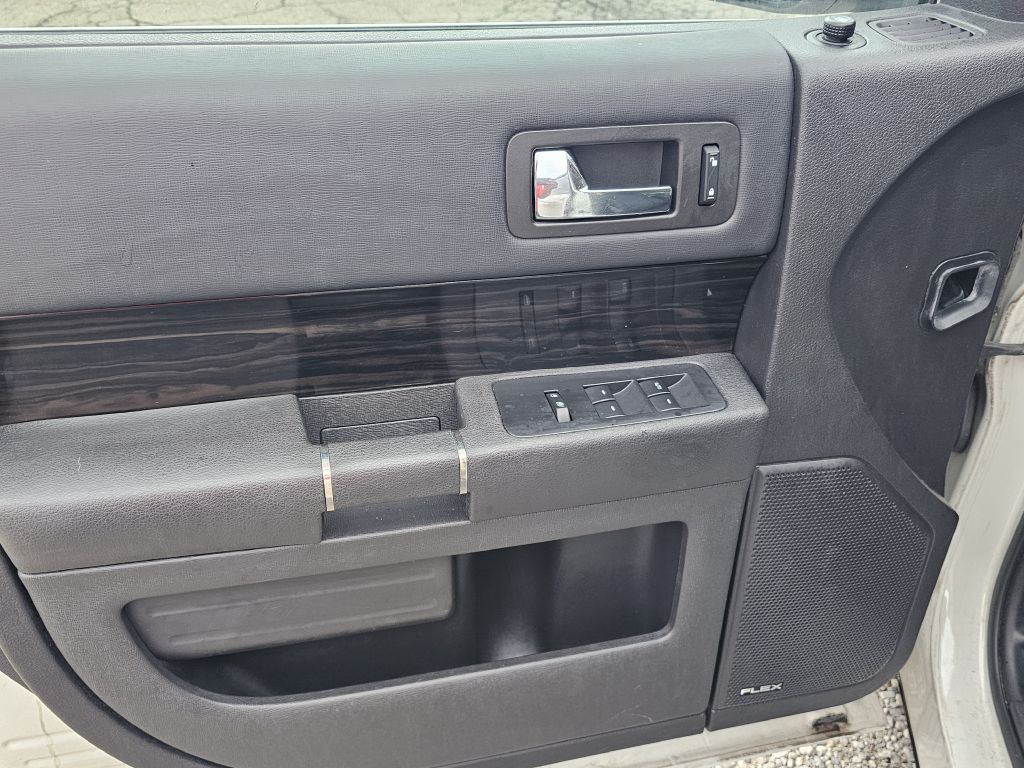 Photo 27 of this FORD FLEX