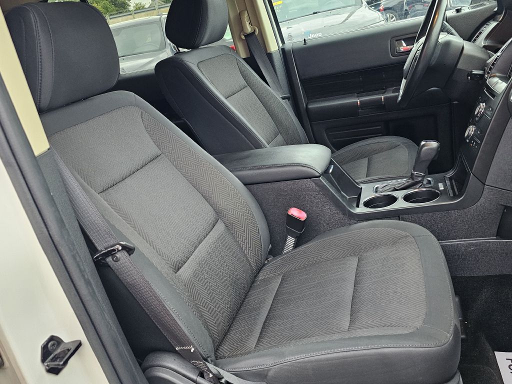 Photo 33 of this FORD FLEX