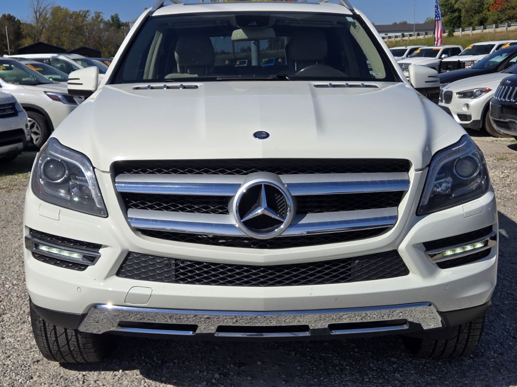 Photo 2 of this MERCEDES-BENZ GL