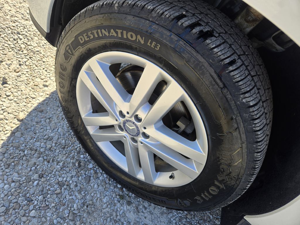 Photo 10 of this MERCEDES-BENZ GL