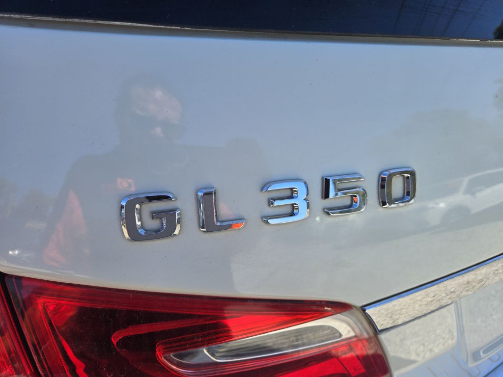 Photo 11 of this MERCEDES-BENZ GL