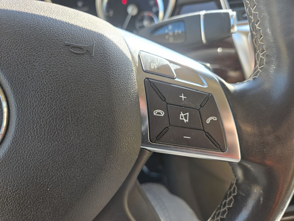 Photo 19 of this MERCEDES-BENZ GL