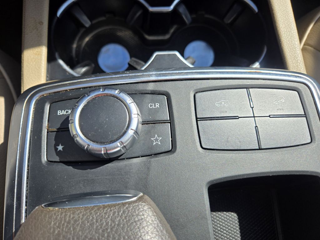 Photo 21 of this MERCEDES-BENZ GL