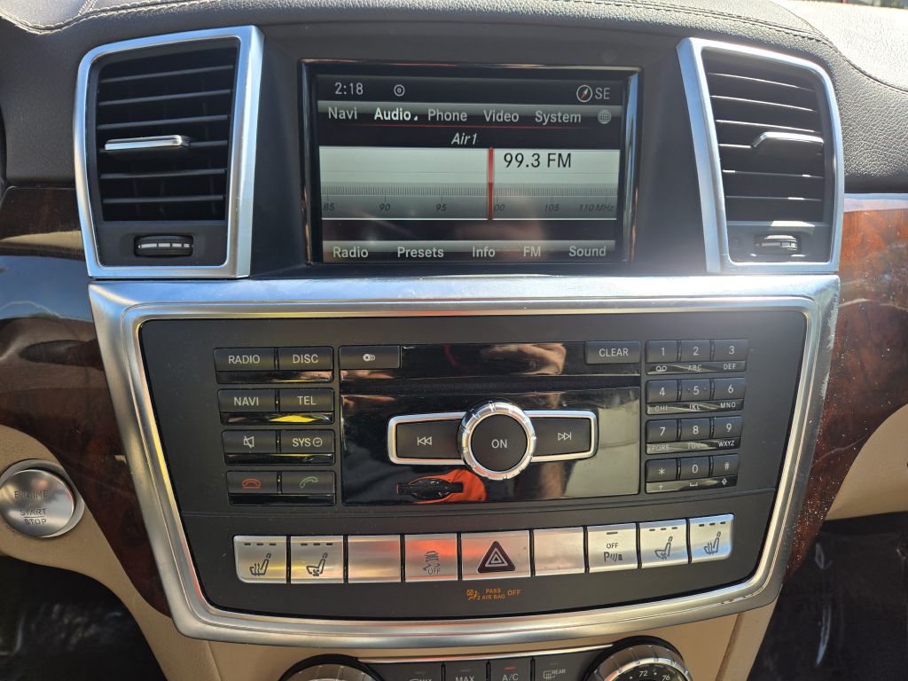 Photo 23 of this MERCEDES-BENZ GL