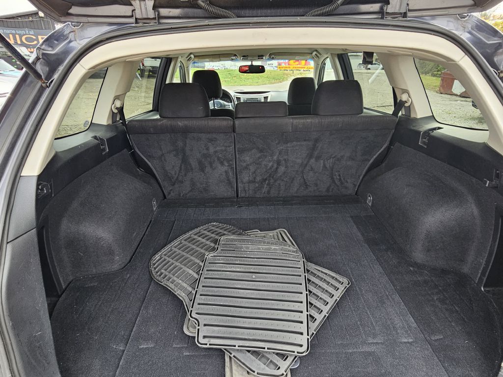 Photo 31 of this SUBARU OUTBACK