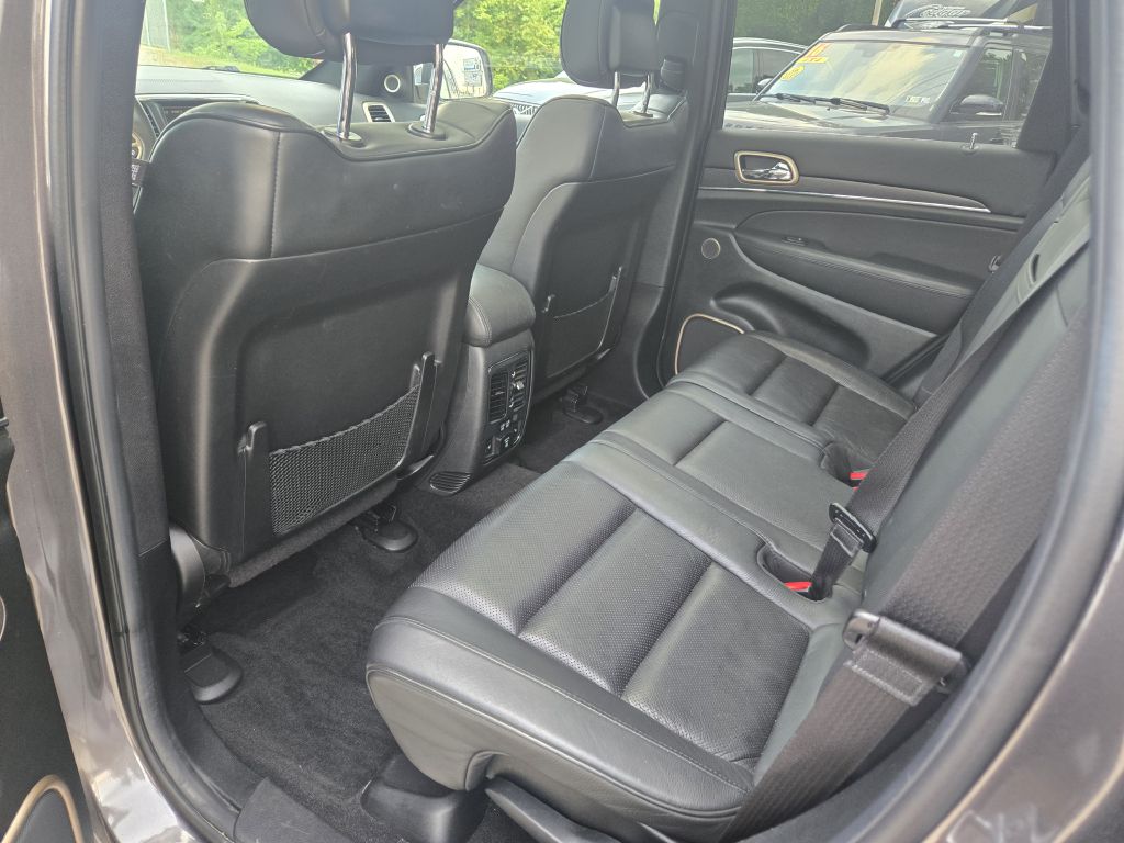 Photo 28 of this JEEP GRAND CHEROKEE