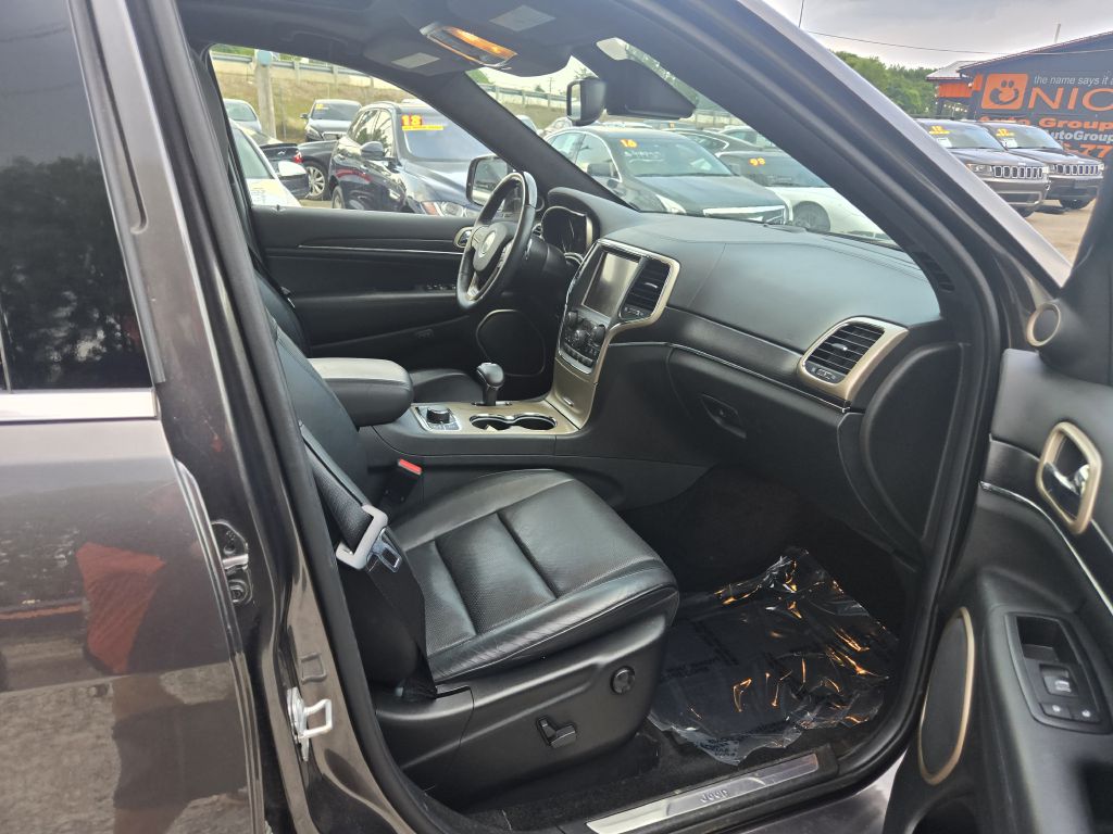 Photo 30 of this JEEP GRAND CHEROKEE