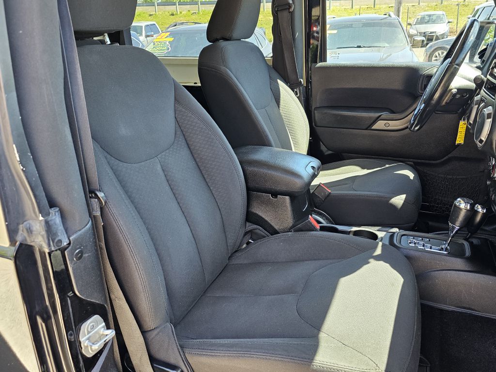 Photo 14 of this JEEP WRANGLER
