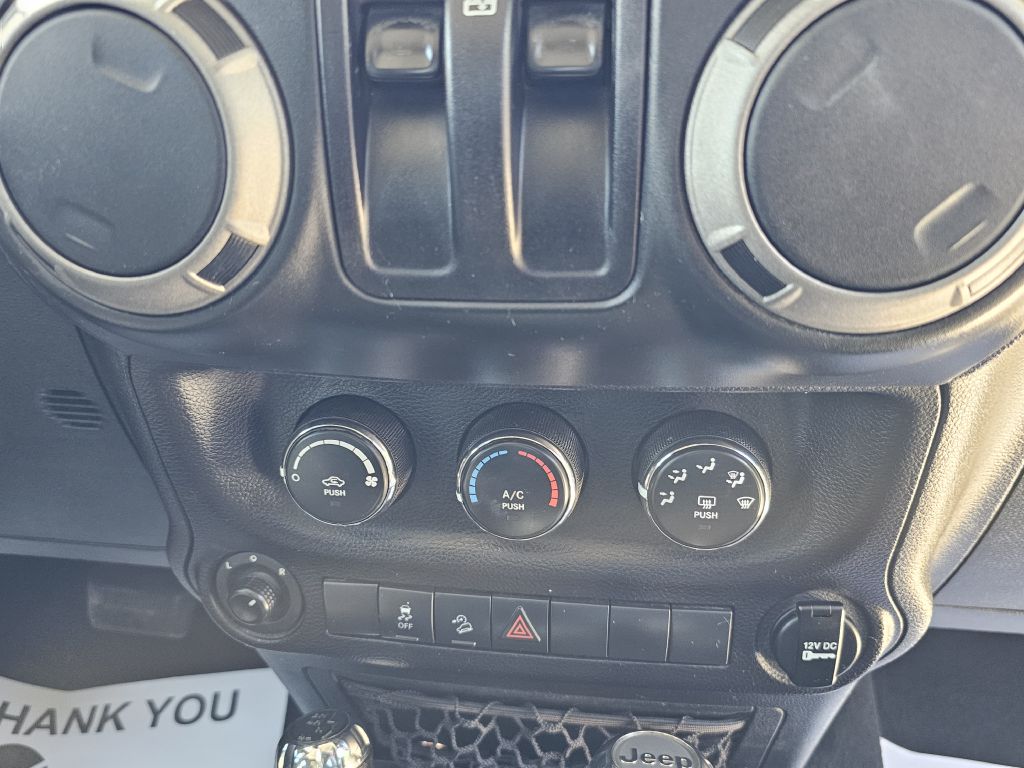 Photo 17 of this JEEP WRANGLER