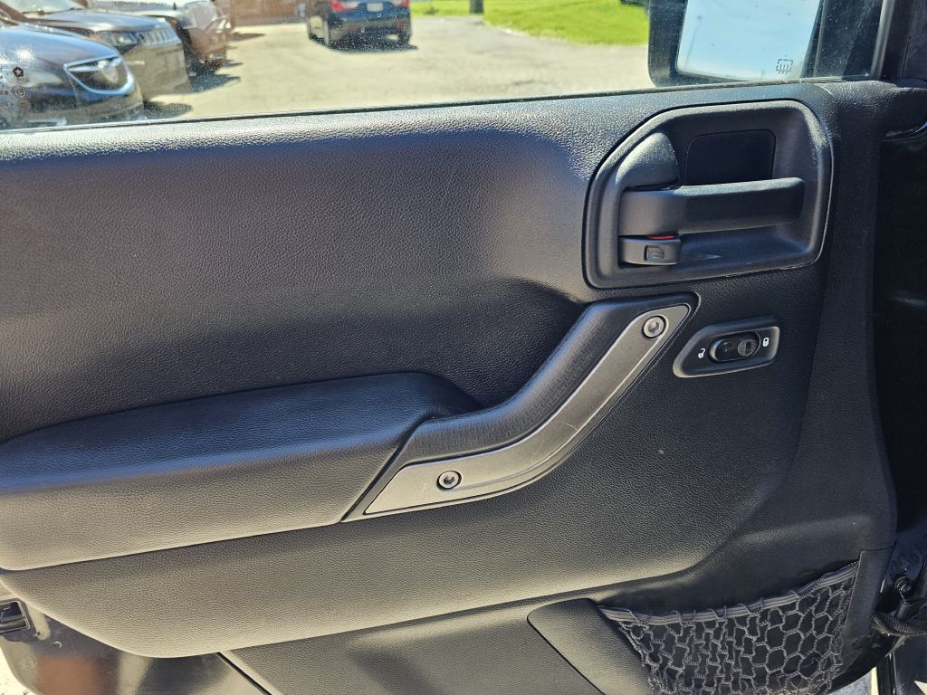 Photo 25 of this JEEP WRANGLER