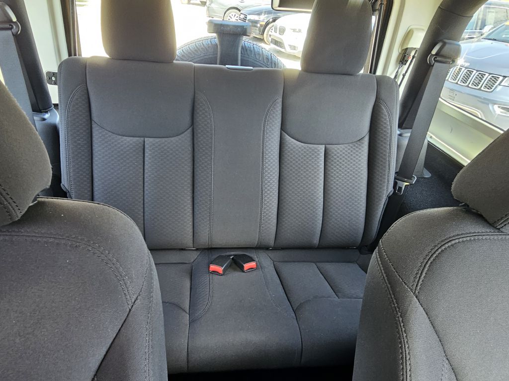 Photo 12 of this JEEP WRANGLER